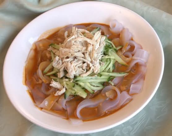 Beijing Style Chicken Fenpi (Mungbean Pasta) Salad 涼拌粉皮